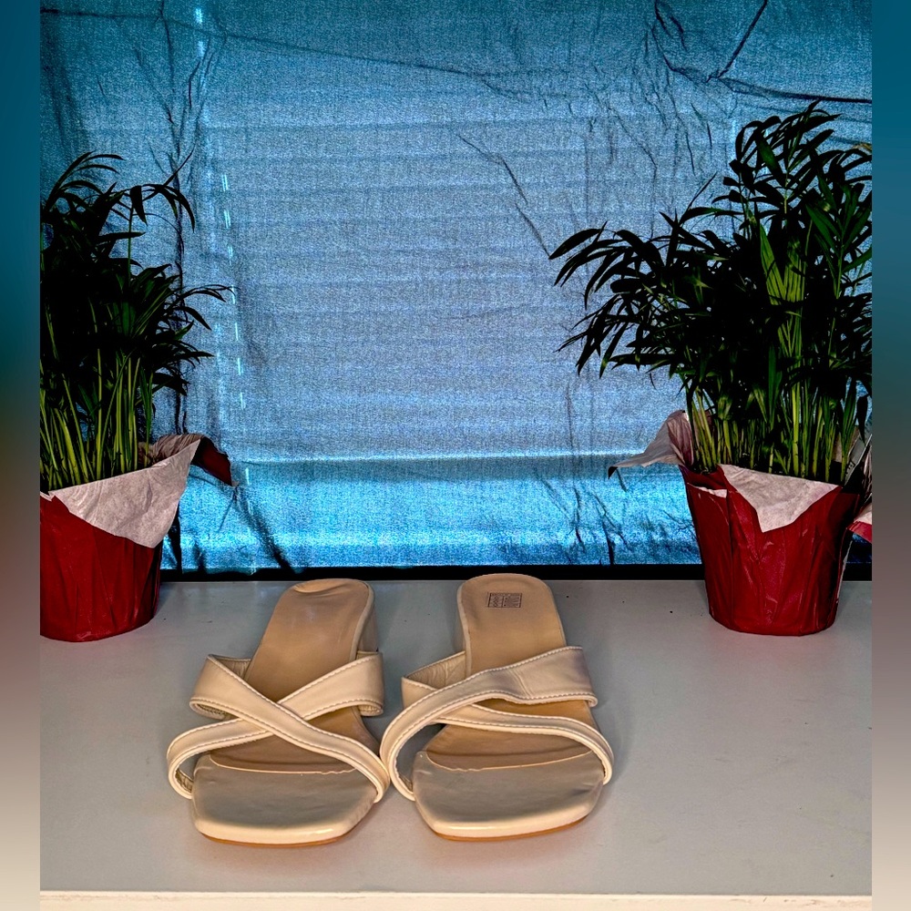 SANDAL WEDGES• BEIGE • NEVER WORN